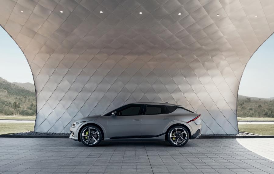  Kia EV6 GT 2021 года  (WW) (фото 5 из 6)